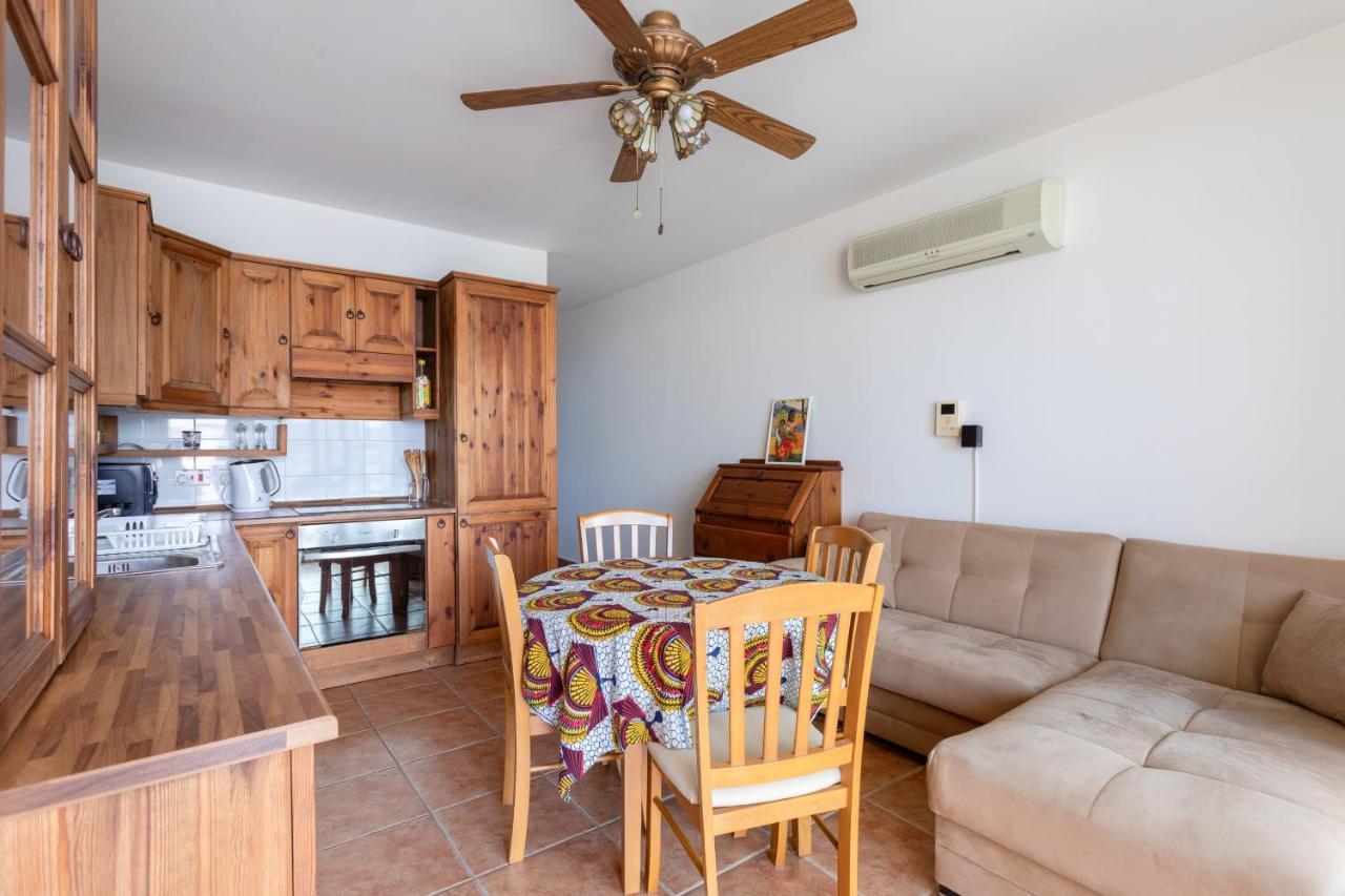 Sea View Apartment In St Paul'S Bay เซนต์พอลส์เบย์ ภายนอก รูปภาพ